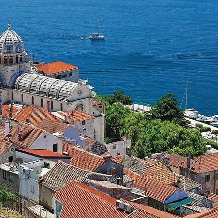 2 Bedroom Lovely In *