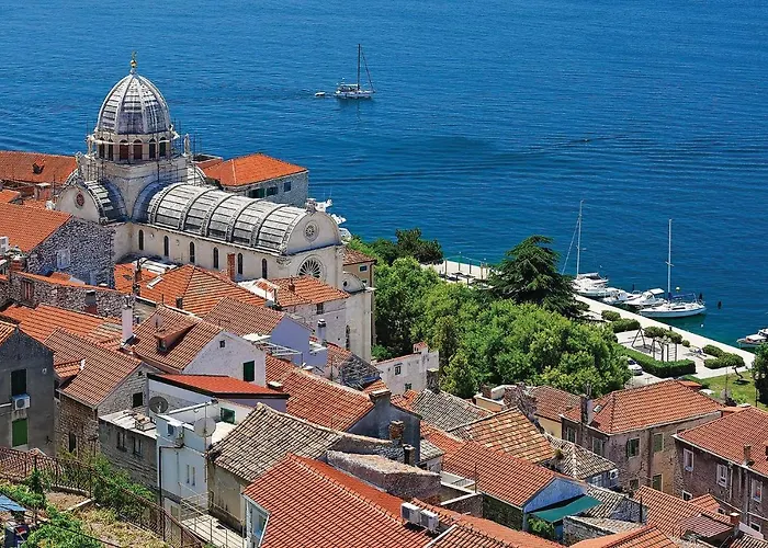 2 Bedroom Lovely In *